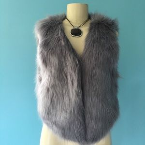 Faux Fur Cropped Vest Gray Small